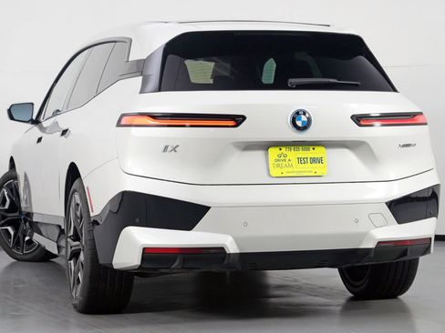 Used 2023 BMW iX xDrive50 w/ Sport Package image 6