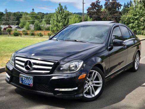 Used 2013 Mercedes-Benz C 300 4MATIC Sedan image 10