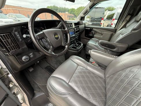 Used 2022 Chevrolet Express 2500 Extended w/ Enhanced Convenience Package image 15