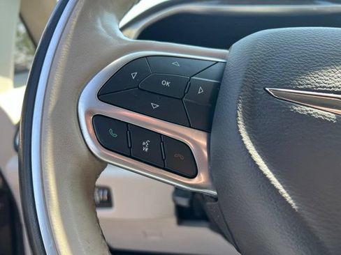 Used 2021 Chrysler Pacifica Limited AWD/4WD image 13