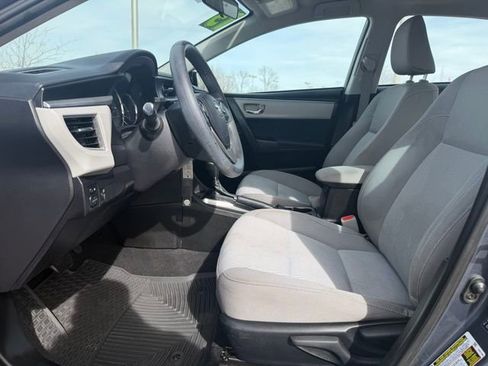 Used 2015 Toyota Corolla LE image 12