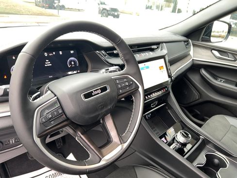 New 2026 Jeep Grand Cherokee Altitude AWD/4WD image 15