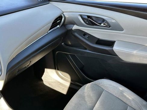 Used 2023 Chevrolet Traverse LS w/ Safety Package image 29