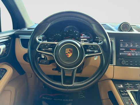 Used 2018 Porsche Macan Sport Edition AWD/4WD image 28