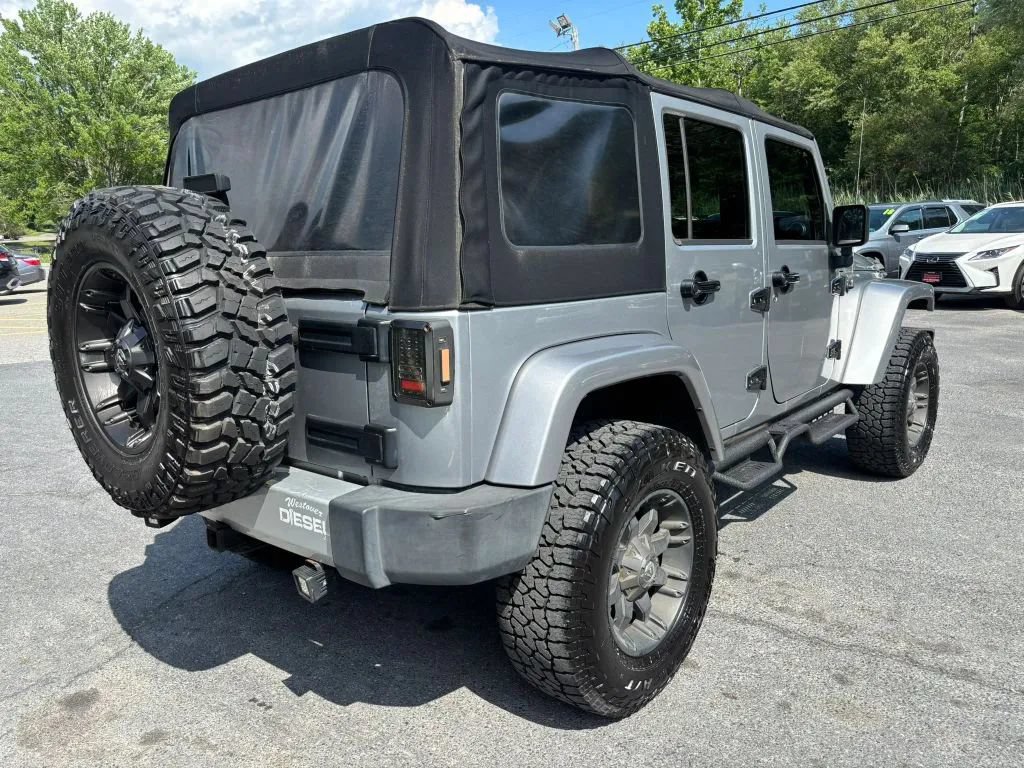 Used 2015 Jeep Wrangler Unlimited Sahara w/ Connectivity Group AWD/4WD image 8