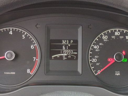 Used 2013 Volkswagen Jetta S image 16