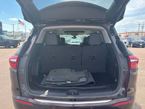 Used 2021 Buick Enclave Avenir w/ Avenir Technology Package AWD/4WD image 31