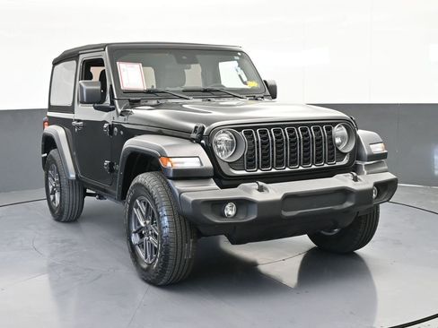 Used 2024 Jeep Wrangler Sport S image 9