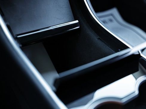 Used 2018 Tesla Model 3 Long Range image 41