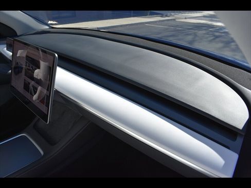 Used 2023 Tesla Model Y Performance image 40