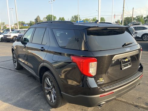 Used 2023 Ford Explorer XLT w/ XLT Sport Appearance Package AWD/4WD image 8