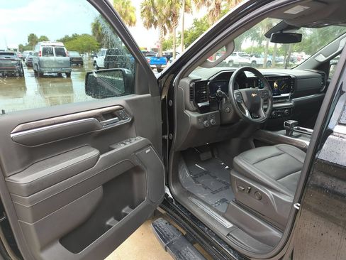 Used 2024 Chevrolet Silverado 1500 LTZ w/ LTZ Convenience Package II RWD image 8