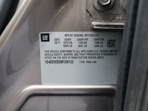 Used 2011 Buick LaCrosse CXS image 32