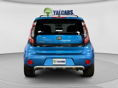 Used 2019 Kia Soul + FWD image 4