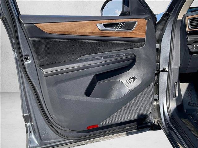Used 2024 Volkswagen Atlas SE w/ Panoramic Sunroof Package FWD image 18