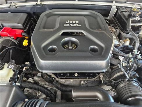 Used 2021 Jeep Wrangler Unlimited Sahara AWD/4WD image 23