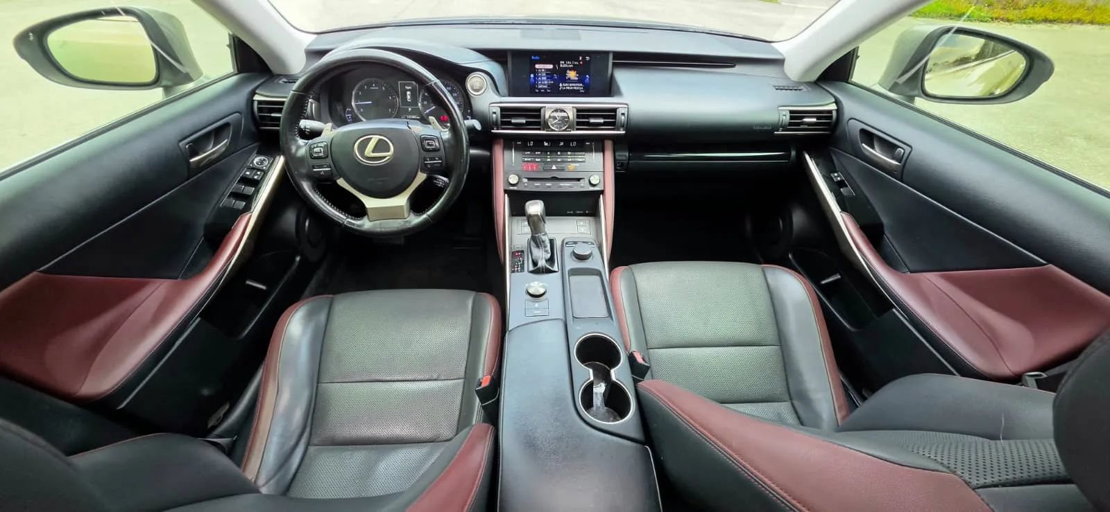 Used 2018 Lexus IS 300 w/ Premium Package RWD image 9