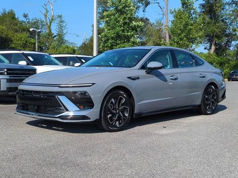 Certified 2024 Hyundai Sonata SEL FWD image 2