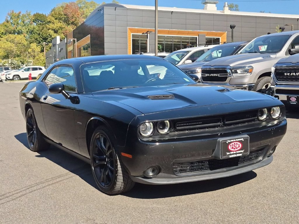 Used 2018 Dodge Challenger R/T w/ Blacktop Package RWD image 1