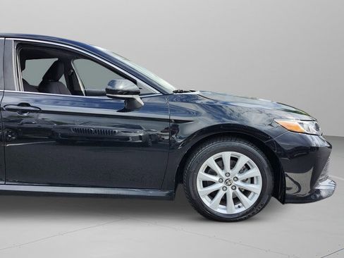 Used 2020 Toyota Camry LE image 39