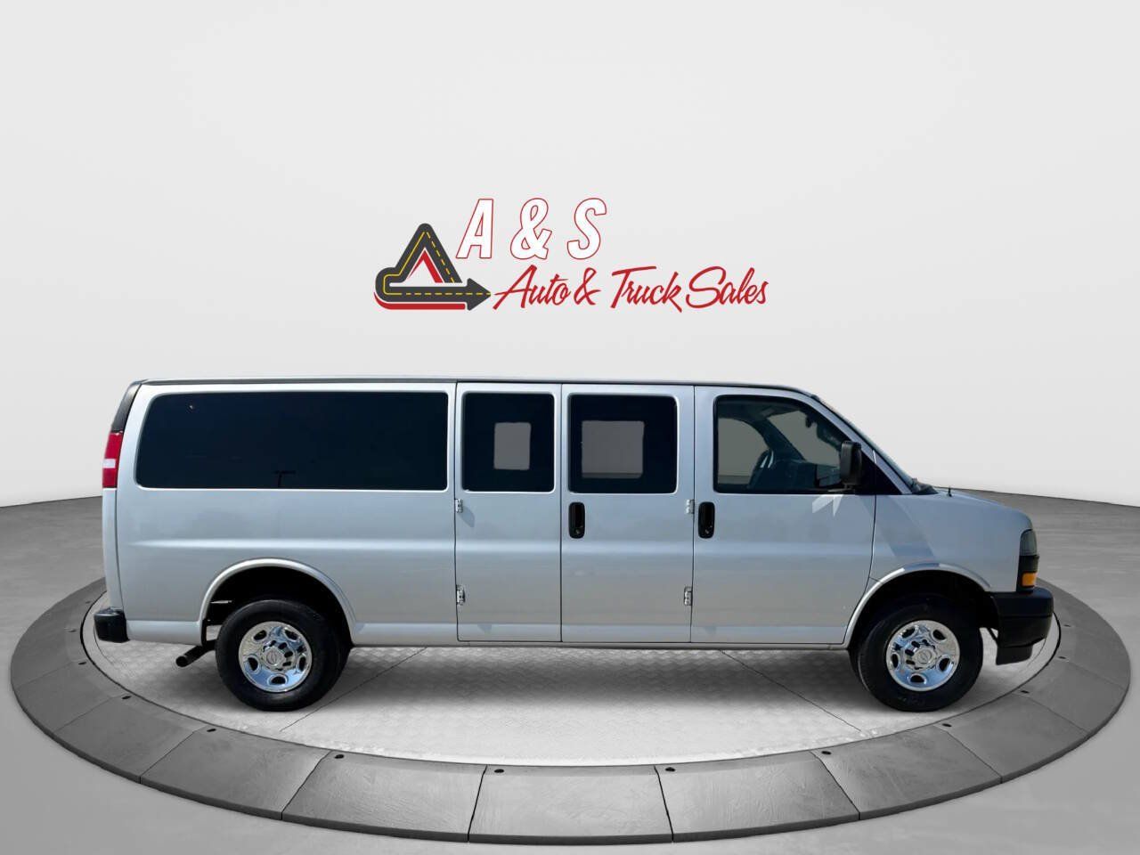 Used 2020 Chevrolet Express 3500 LS RWD image 6