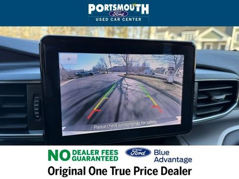 Used 2022 Ford Explorer XLT w/ Equipment Group 202A image 10