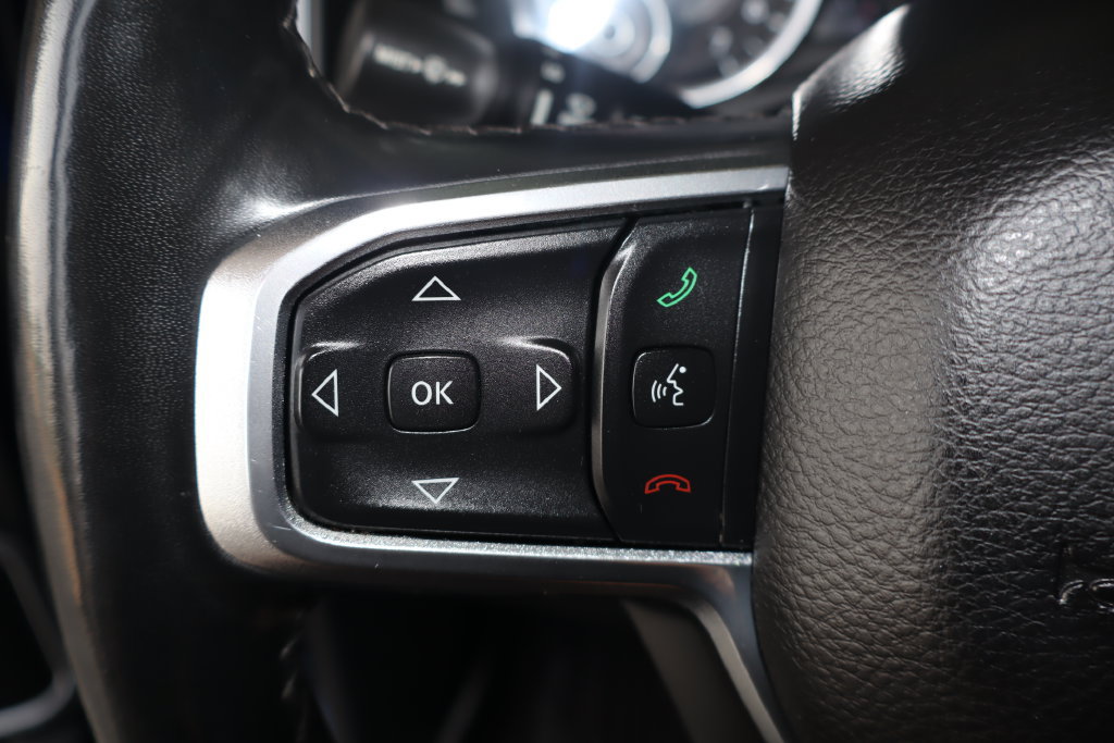 Used 2019 RAM 1500 Laramie AWD/4WD image 17