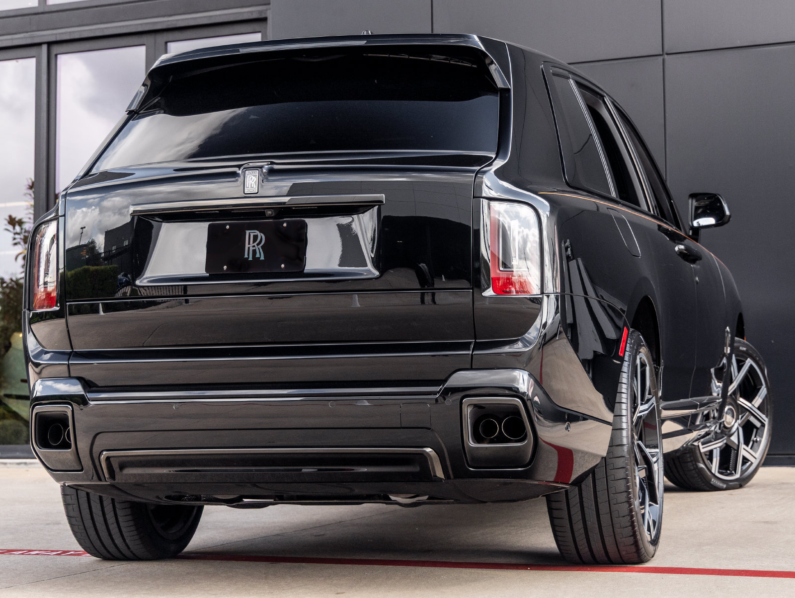 Used 2026 Rolls-Royce Cullinan Black Badge AWD/4WD image 3