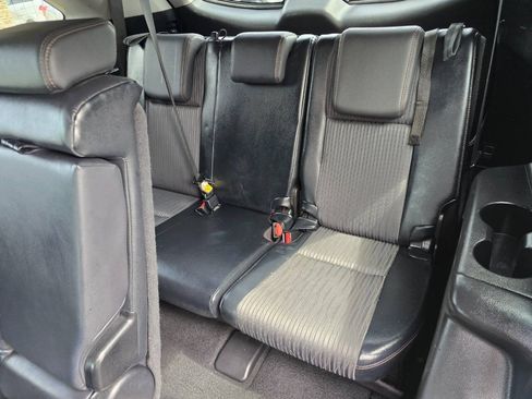 Used 2014 Toyota Highlander Plus FWD image 25