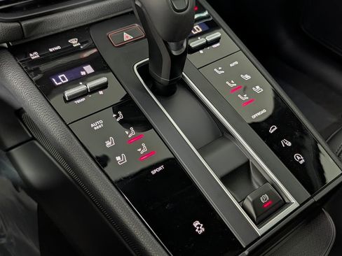 New 2026 Porsche Macan AWD/4WD image 34