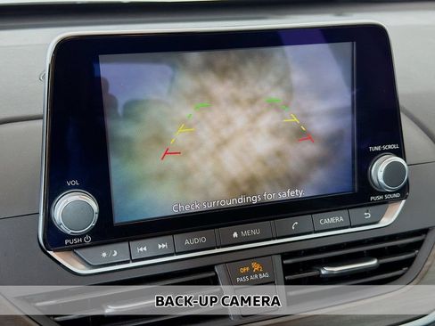 Used 2025 Nissan Altima 2.5 SV FWD image 4
