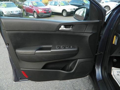 Used 2018 Kia Sportage LX image 22