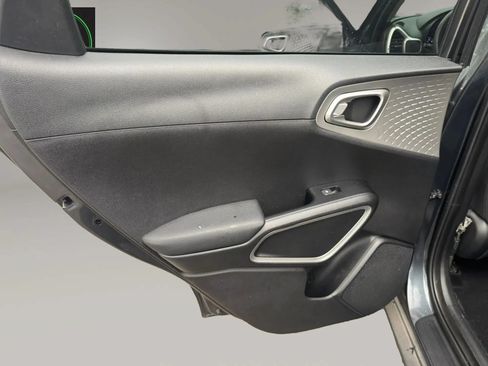 Used 2020 Kia Soul LX FWD image 18