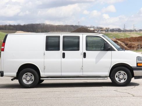 Used 2024 Chevrolet Express 2500 w/ Driver Convenience Package RWD image 9