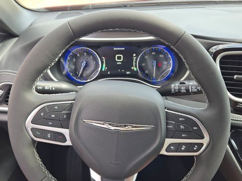 New 2026 Chrysler Pacifica Select image 35
