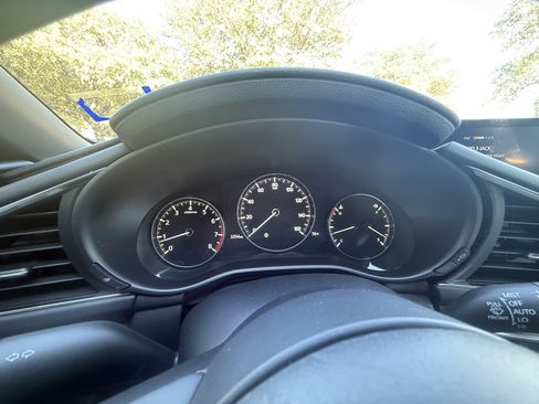 Used 2024 MAZDA MAZDA3 s image 17