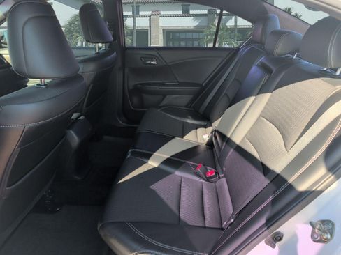 Used 2017 Honda Accord Sport image 24