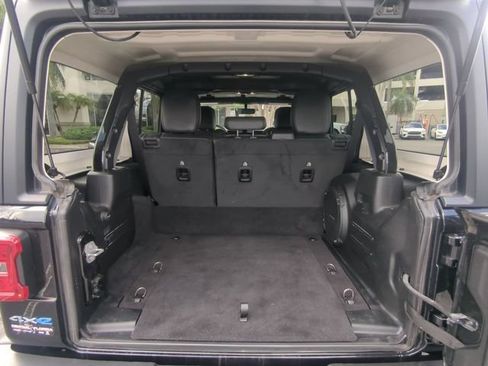 Used 2023 Jeep Wrangler Unlimited Sahara AWD/4WD image 14