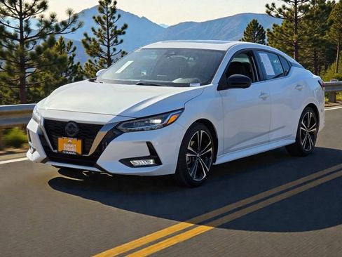 Used 2022 Nissan Sentra SR w/ Trunk Package image 3