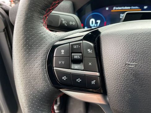 Used 2025 Ford Explorer ST-Line w/ ST-Line Street Pack image 32