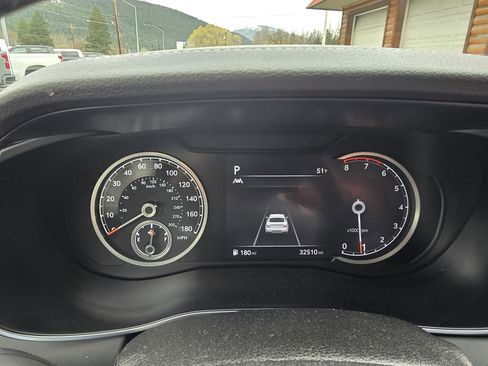 Used 2023 Genesis G70 2.0T image 11