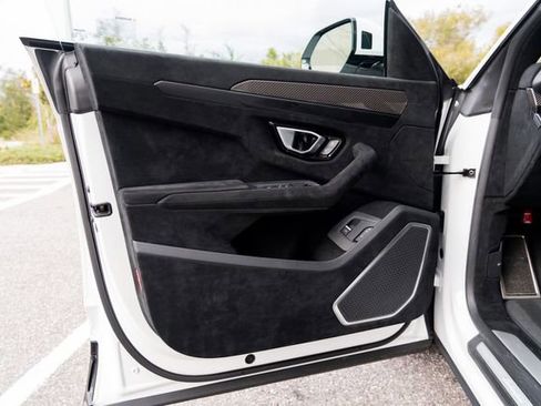 Used 2024 Lamborghini Urus Performante image 21