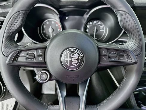 Used 2023 Alfa Romeo Stelvio Ti AWD/4WD image 21