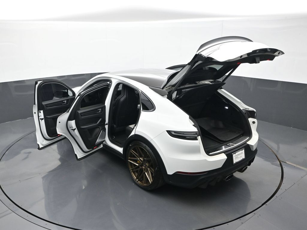 Certified 2023 Porsche Cayenne Turbo GT AWD/4WD image 28