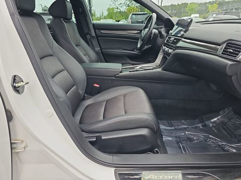 Used 2019 Honda Accord Sport image 14