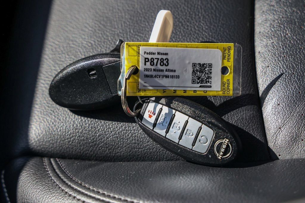Used 2023 Nissan Altima 2.5 SR w/ SR Premium Package FWD image 31