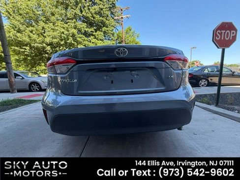 Used 2024 Toyota Corolla LE FWD image 5