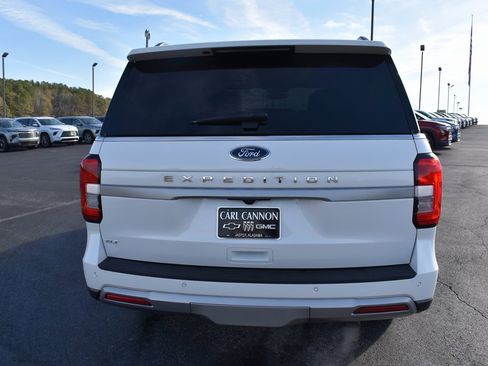 Used 2023 Ford Expedition XLT image 5