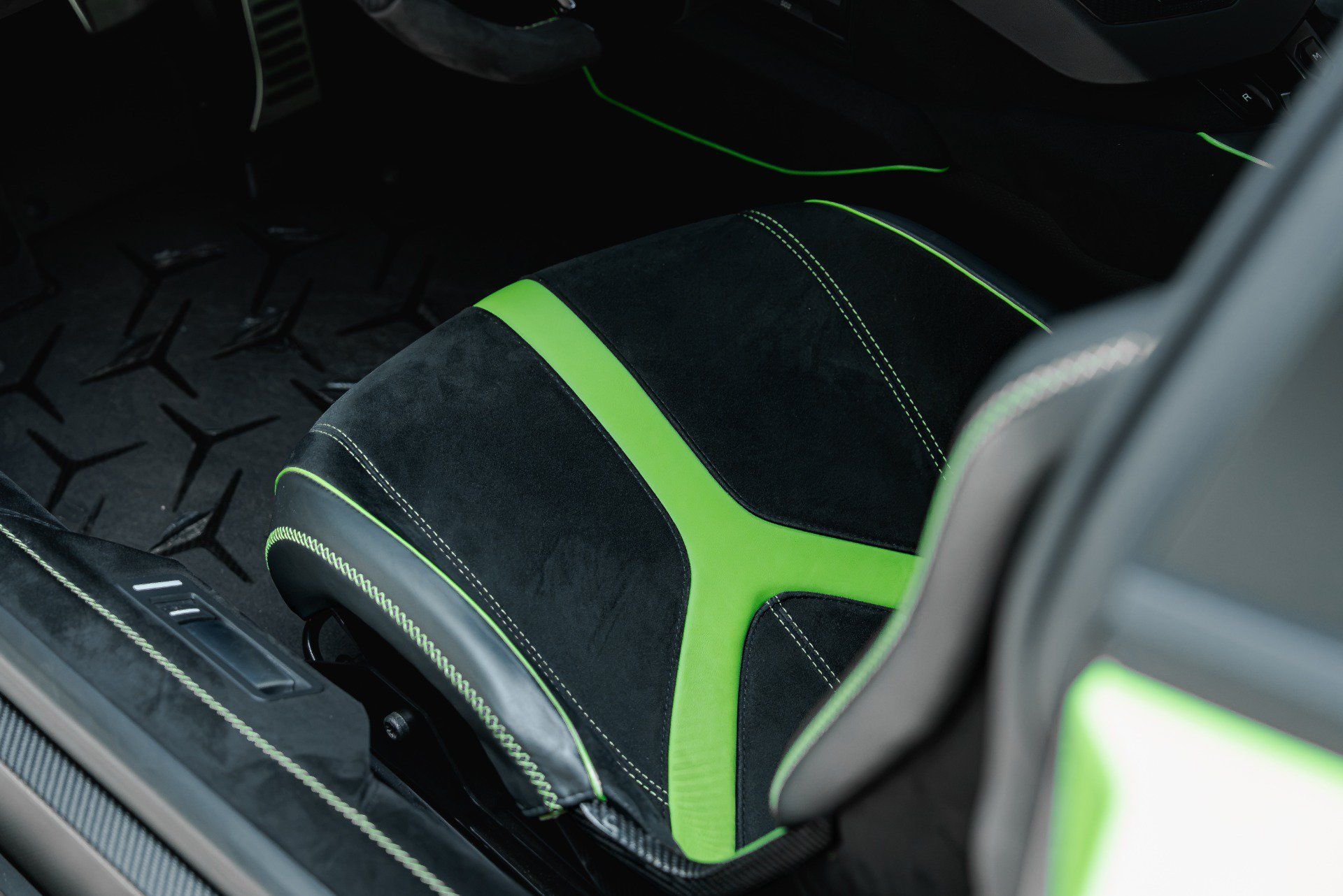 Used 2019 Lamborghini Aventador SVJ AWD/4WD image 72