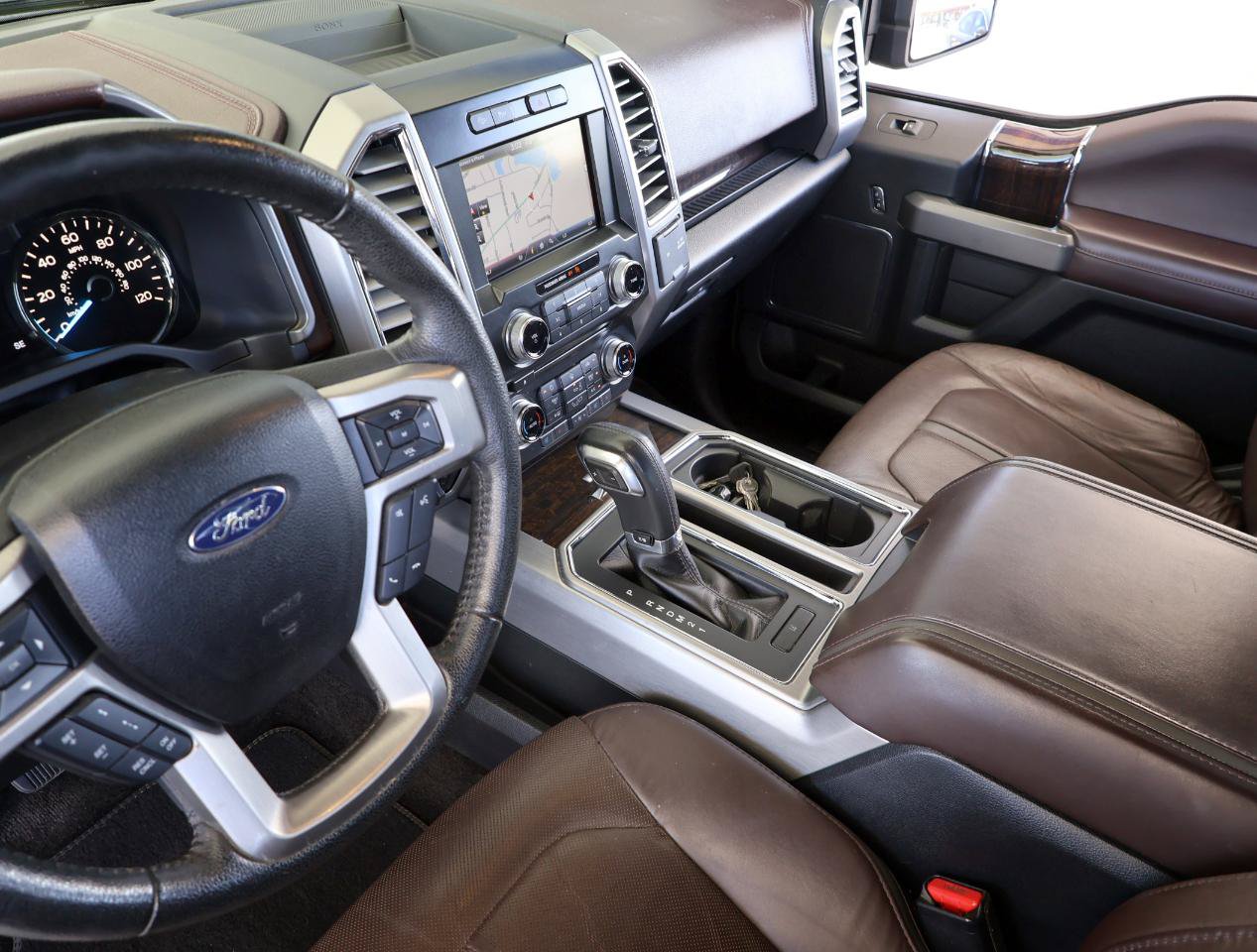 Used 2015 Ford F150 Platinum w/ Equipment Group 701A Luxury AWD/4WD image 37